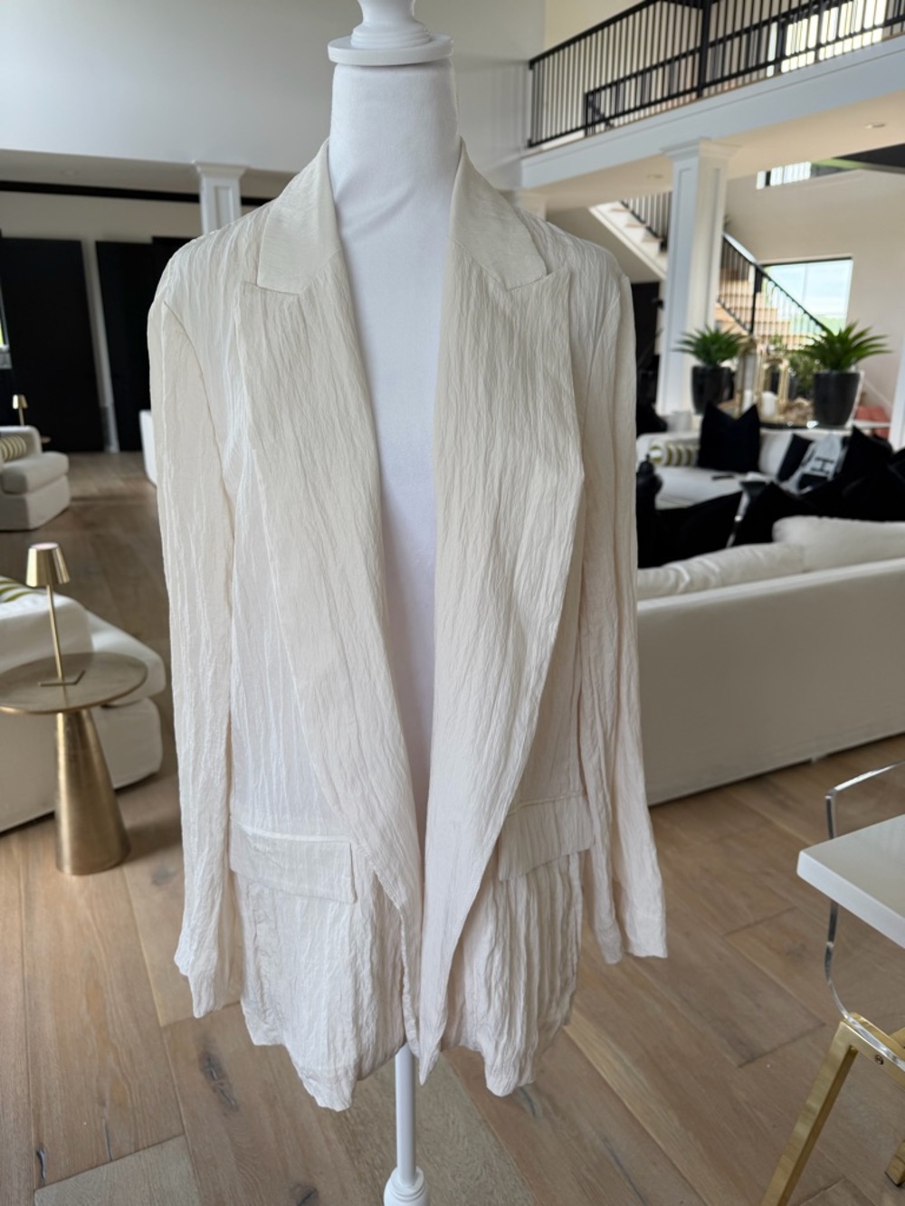 Zara White Lightweight Open-Front Top